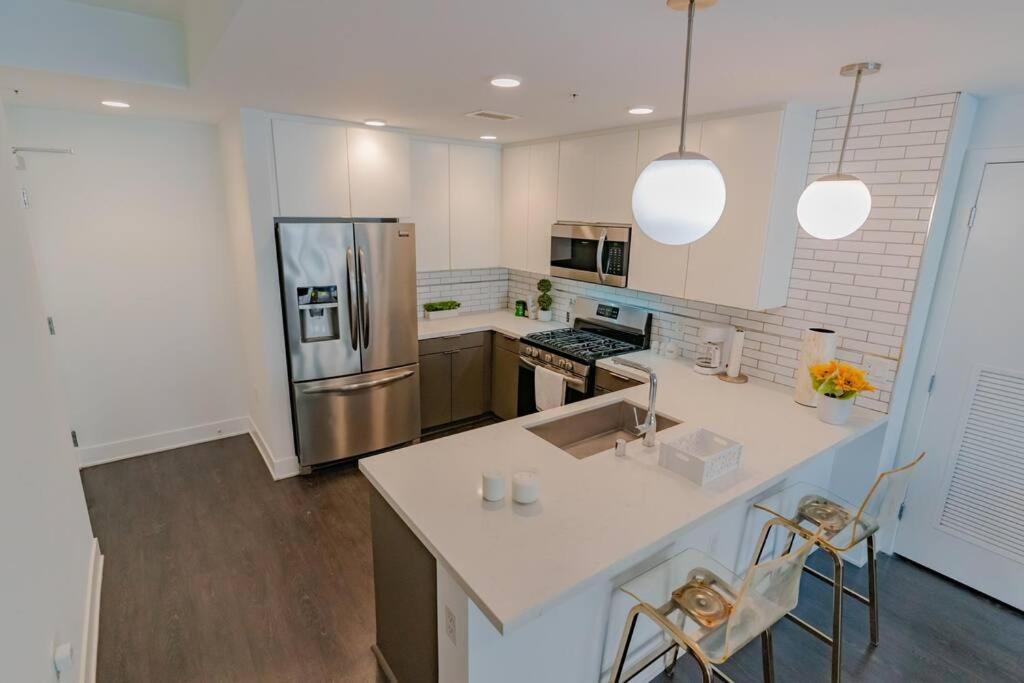 Downtown Paradise Escape With 2 Pools / Hot Tubs Apartment Los Angeles Exterior photo