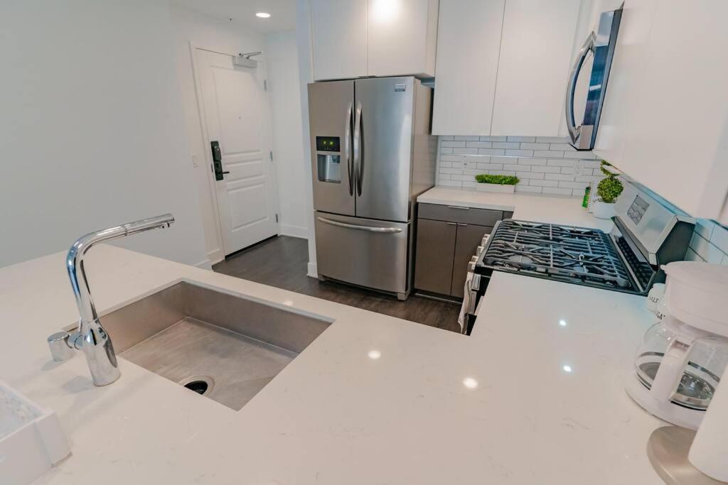 Downtown Paradise Escape With 2 Pools / Hot Tubs Apartment Los Angeles Exterior photo